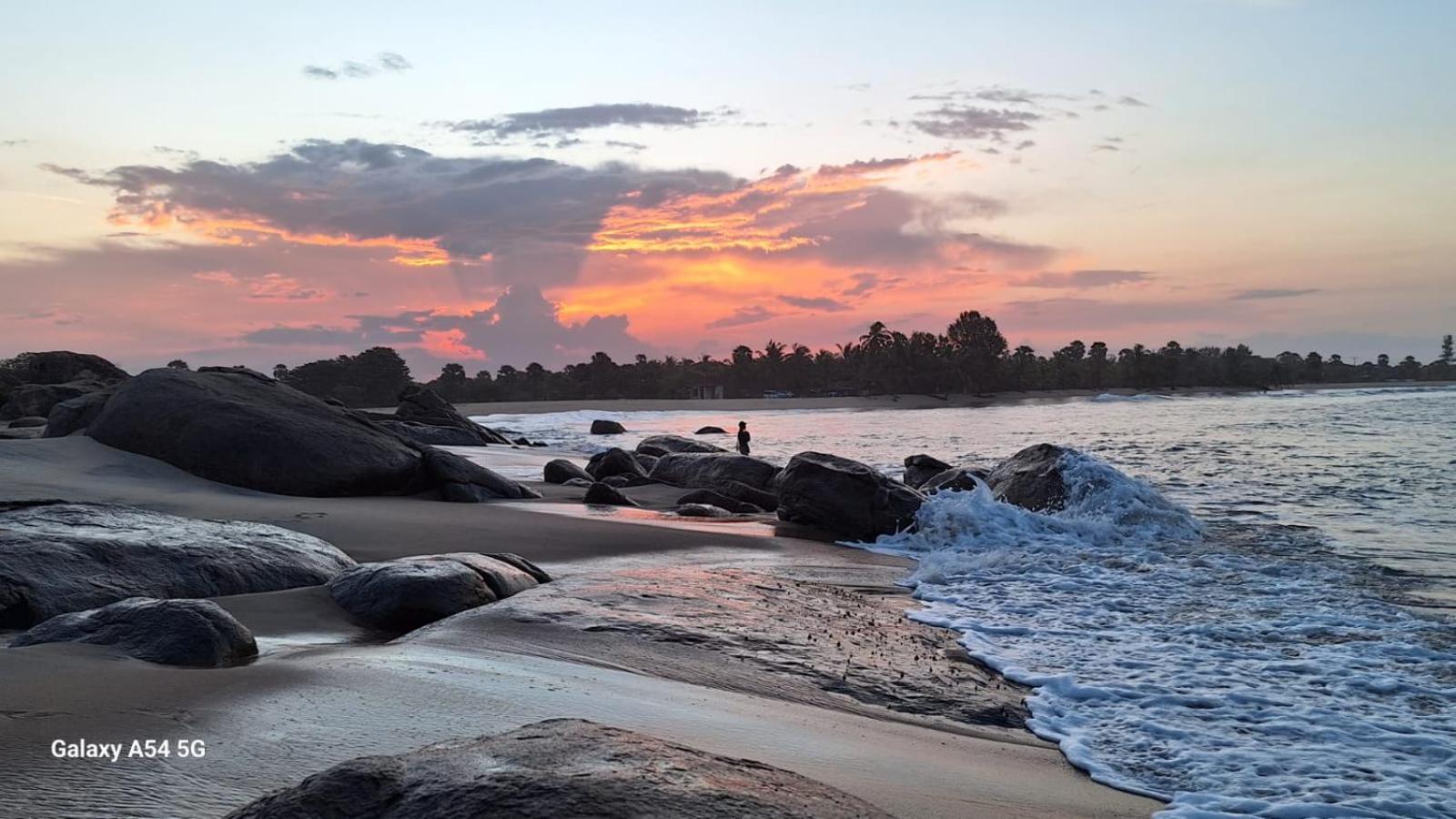 Beach Lagoon Parans Hotel Arugam Bay Luaran gambar